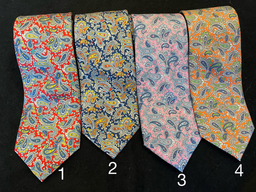 45443 Tiny Printed Paisley