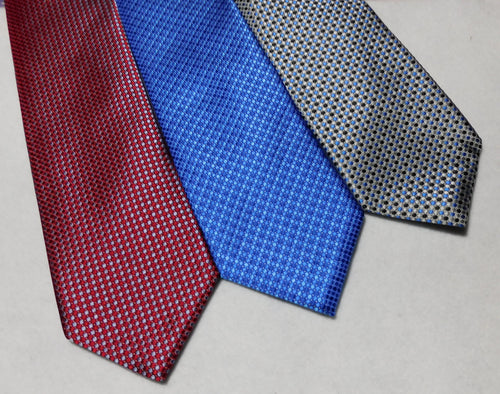 215684 Woven Small Circles